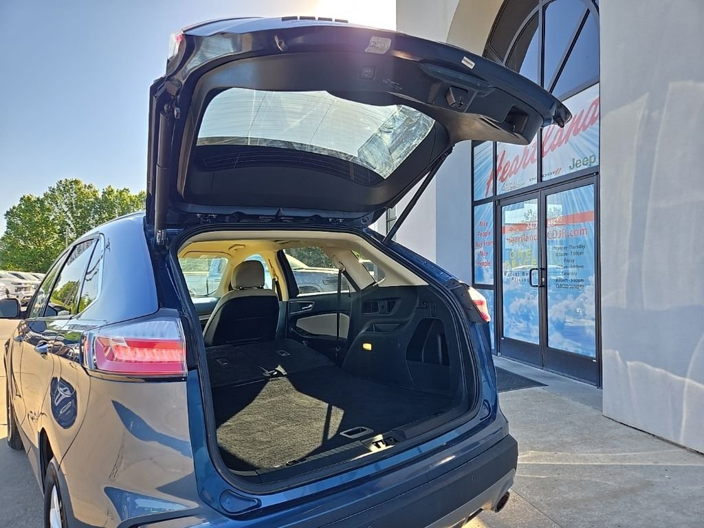Used 2019 Blue Ford SEL image 91