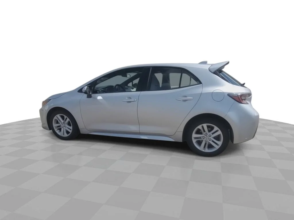 Used 2019 Silver Toyota SE image 6