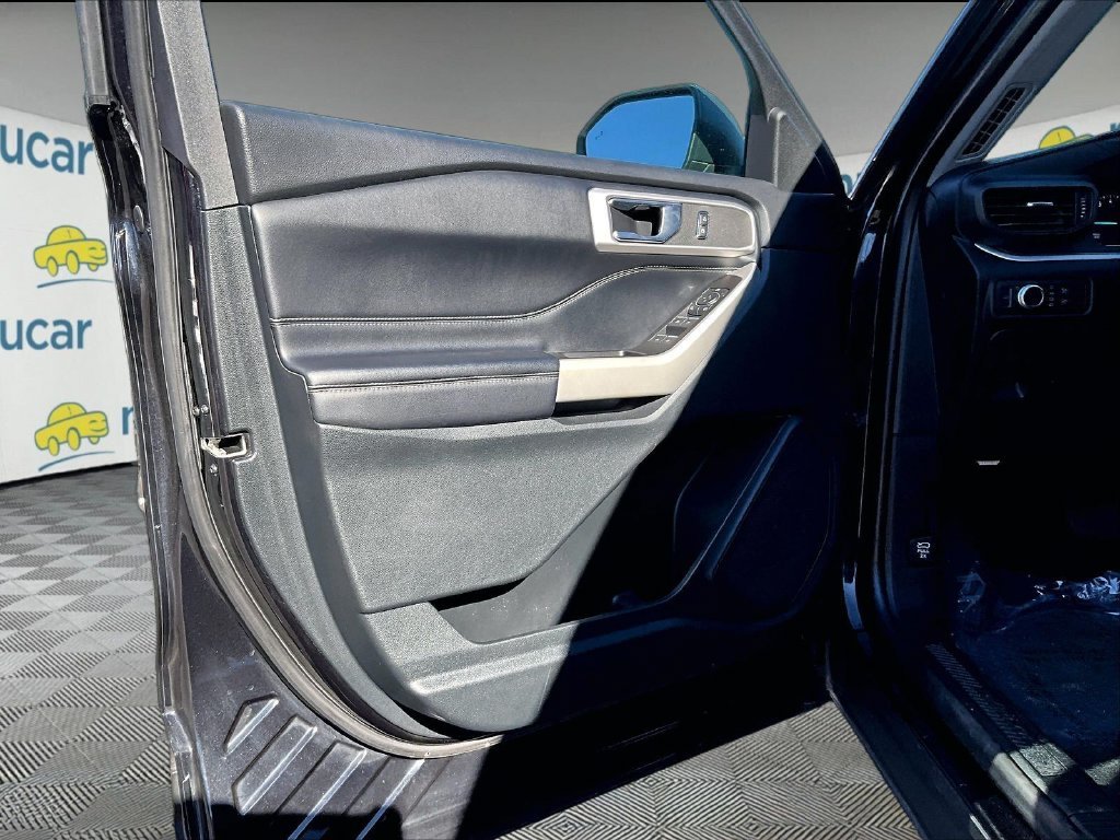 Used 2021 Black Metallic Ford XLT image 9