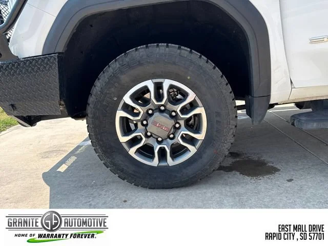 Used 2021 Summit White GMC SLE image 24