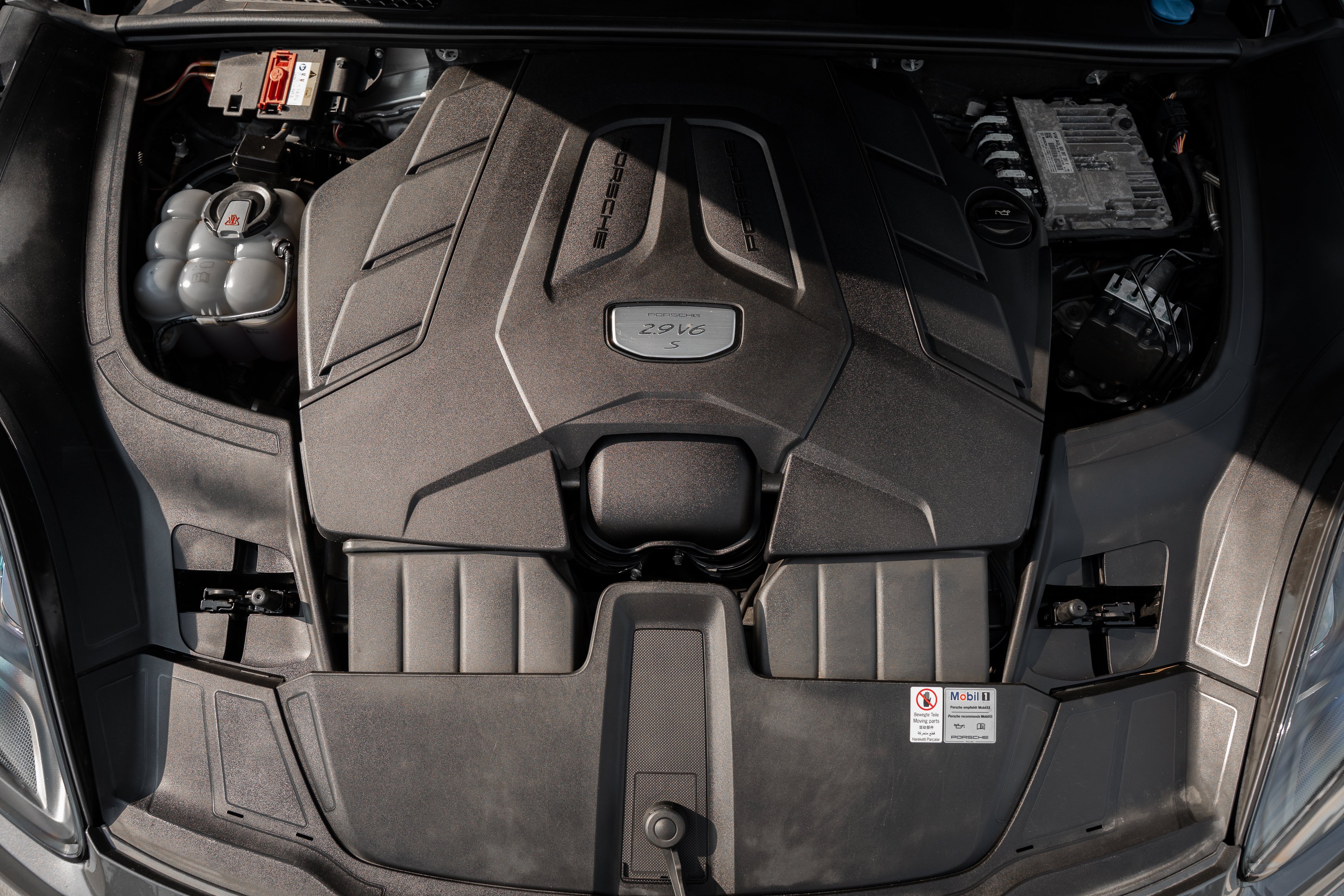 Used 2019 Quartzite Metallic Porsche S image 33
