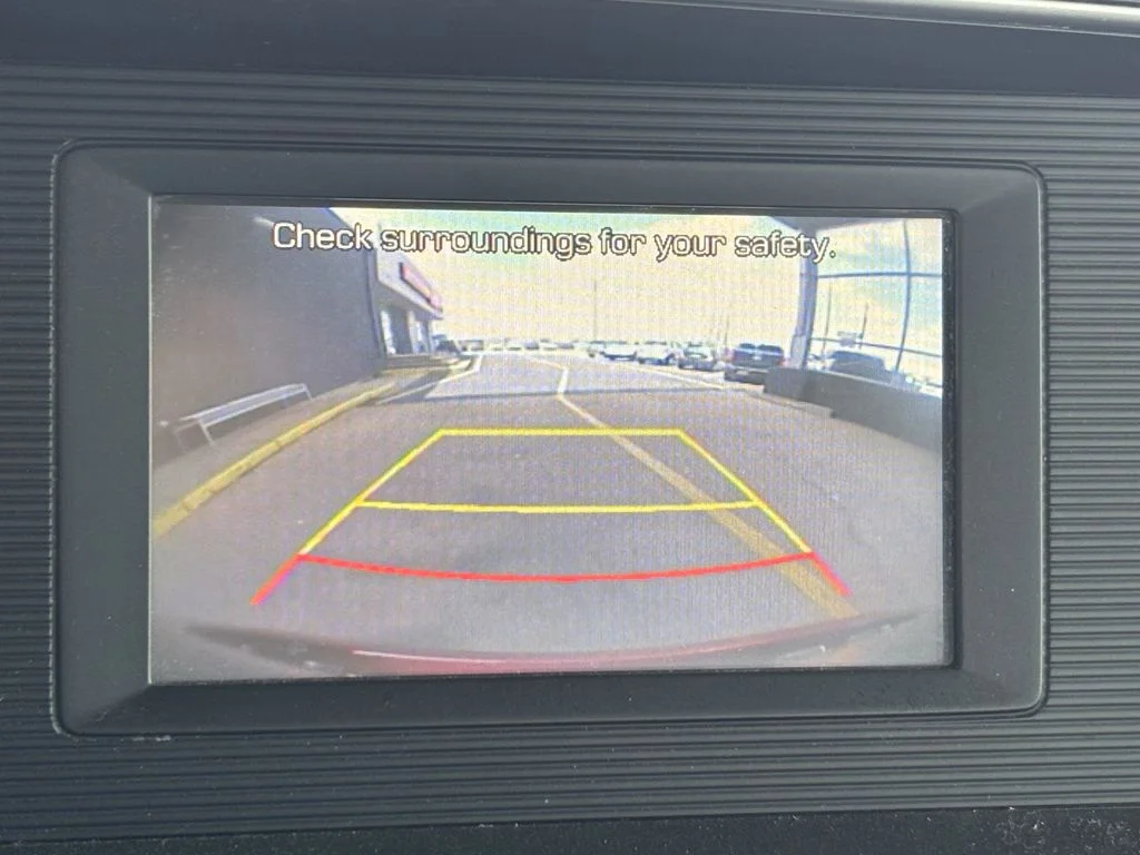 Used 2020 Red Hyundai SE image 28