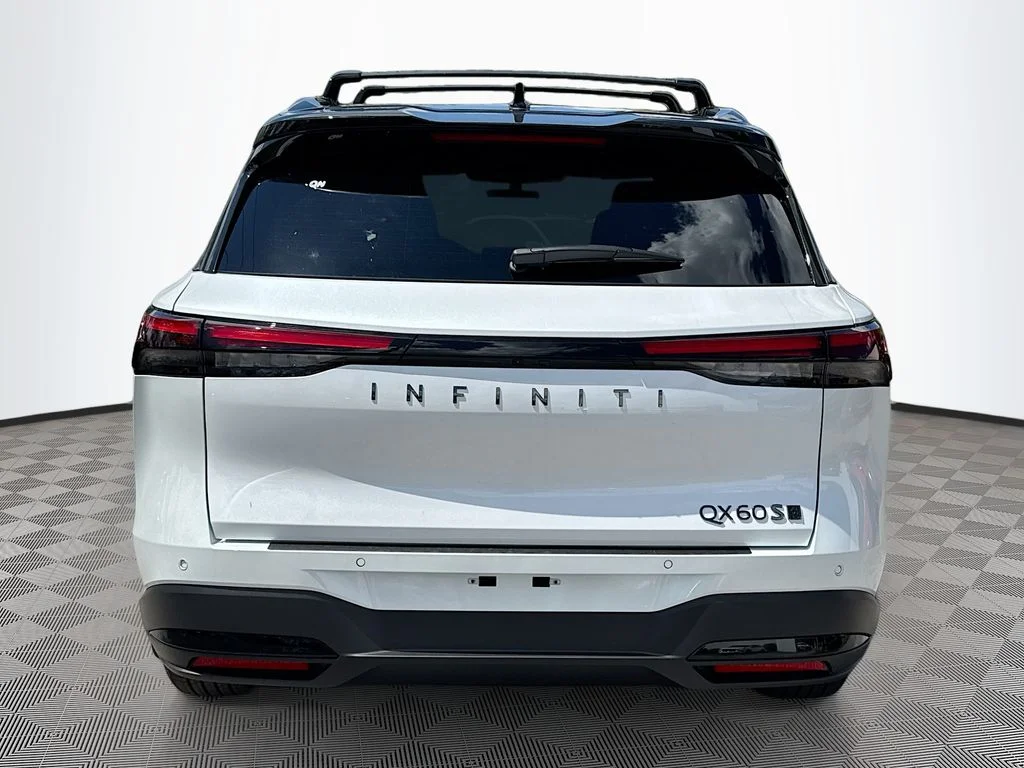New 2027 2T RAD WHT INFINITI Sport AWD image 6