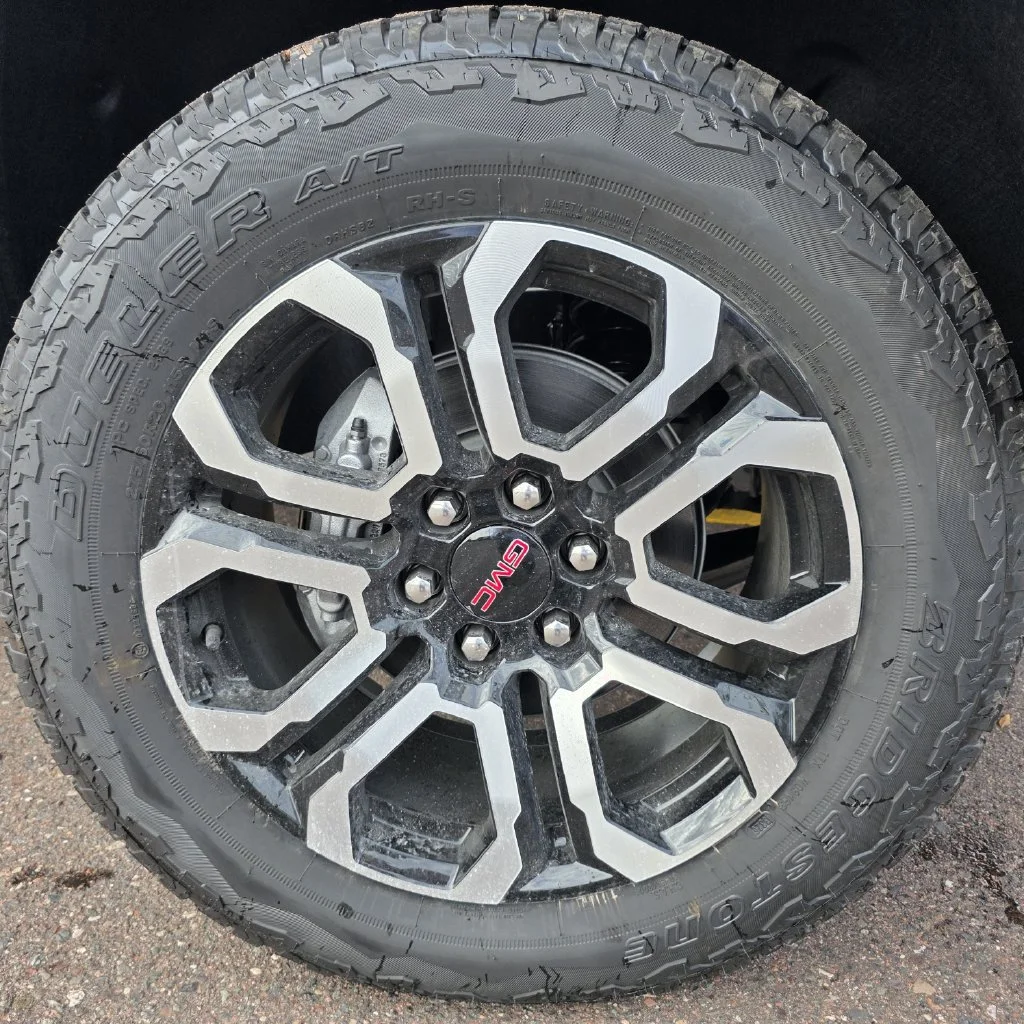 2026 GMC Canyon AT4 - Photo 6