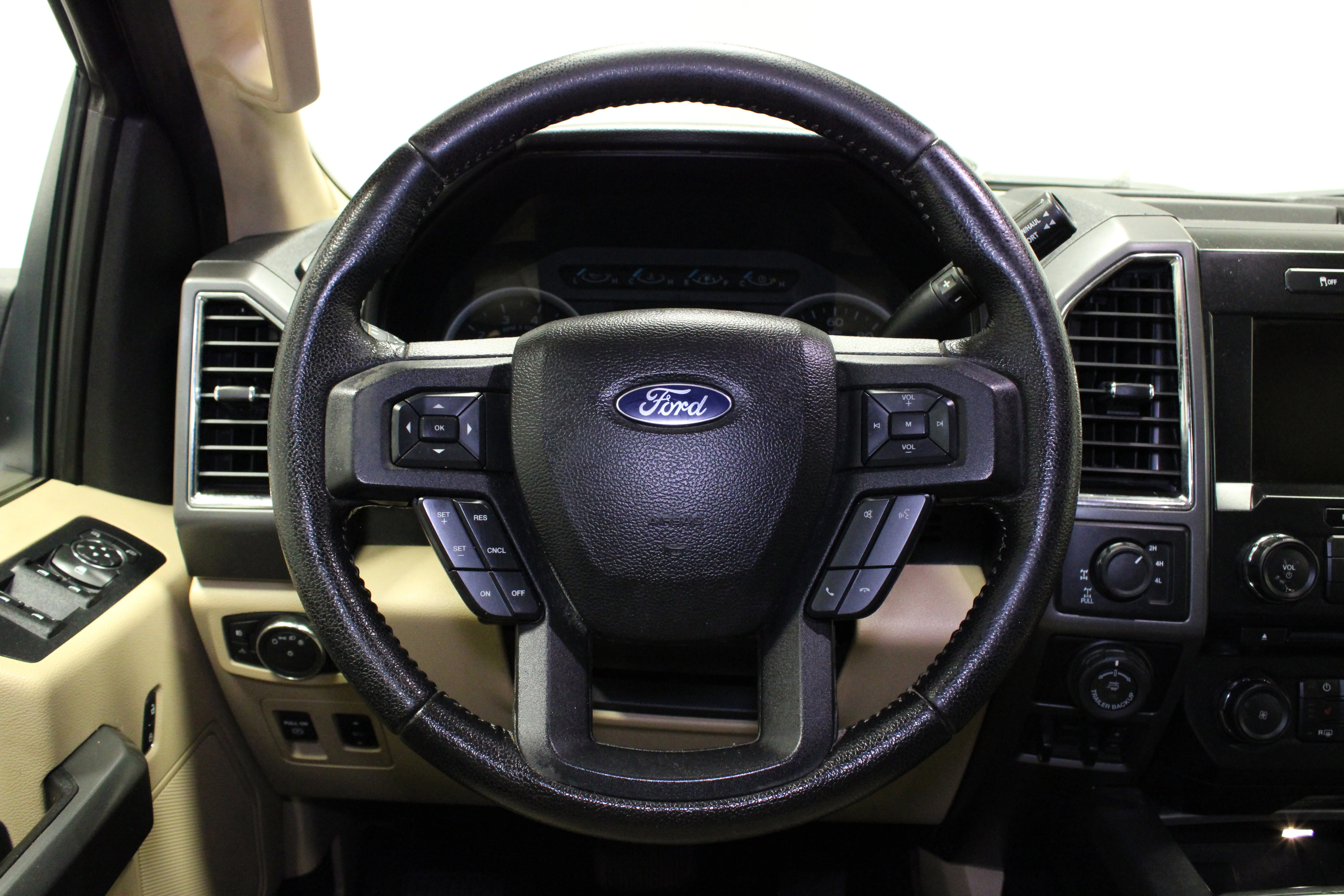 Used 2016 Bronze Ford XLT image 22