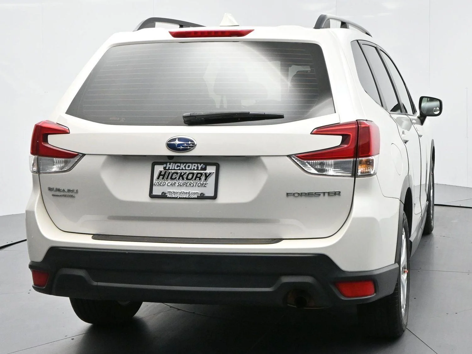 Used 2021 Crystal White Pearl Subaru Base image 6