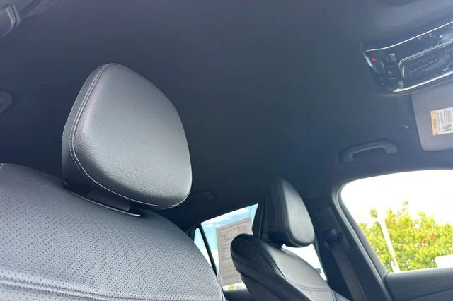 Used 2024  Mercedes-Benz GLC 300 image 19