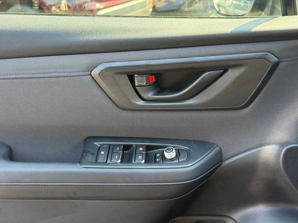 Used 2025 Crystal Black Silica Subaru Premium image 19