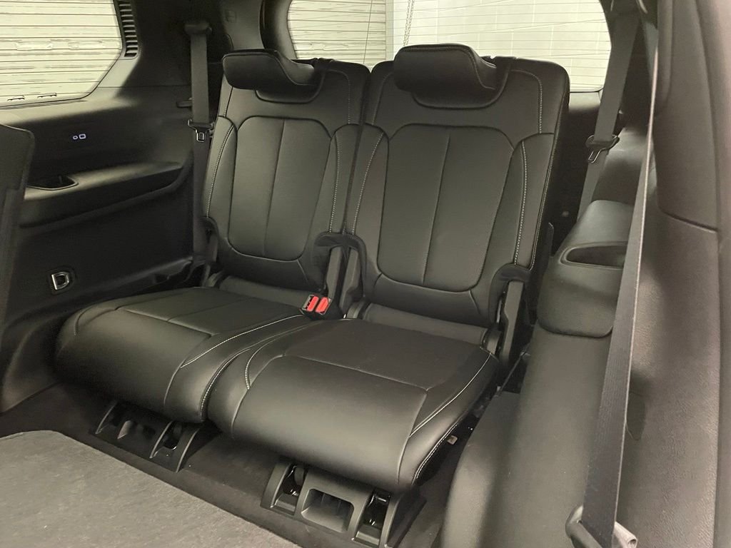 New 2025 Bright White Clear-Coat Exterior Paint Jeep Limited image 20