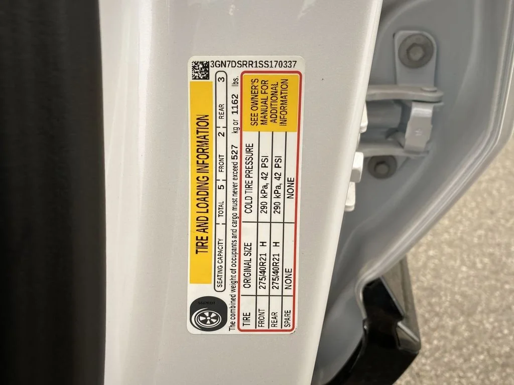 2025 Chevrolet Equinox EV RS - Photo 32