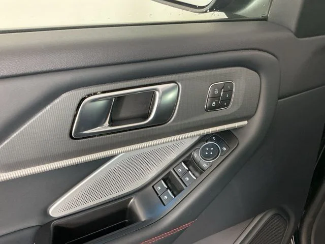 New 2026 Agate Black Metallic Ford ST image 15