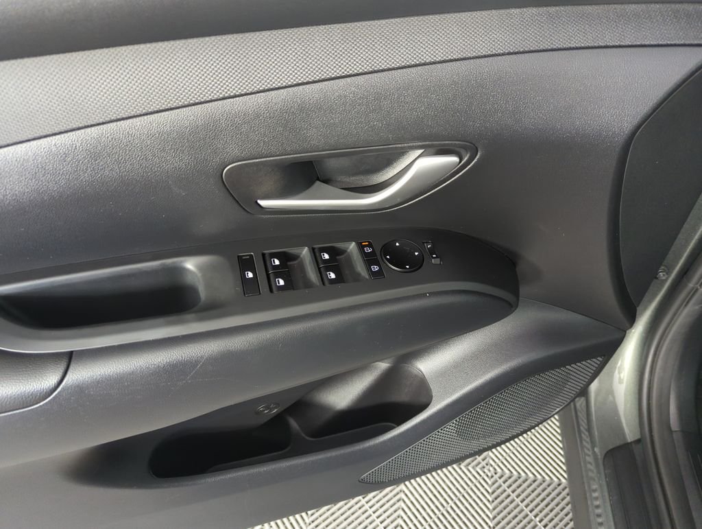 Used 2025 Gray Hyundai SEL Convenience image 18