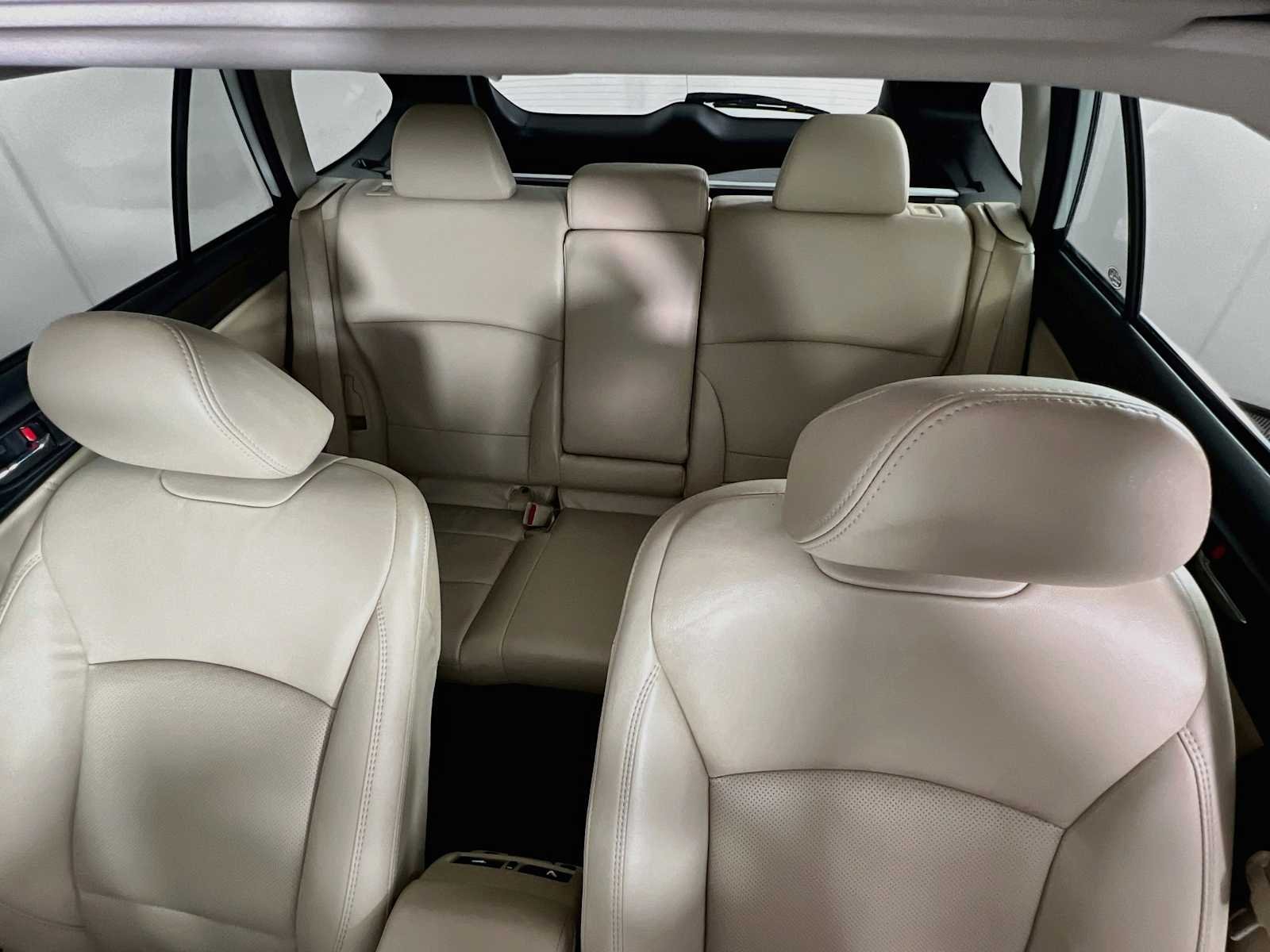 Used 2019 Crystal White Pearl Subaru Limited image 23