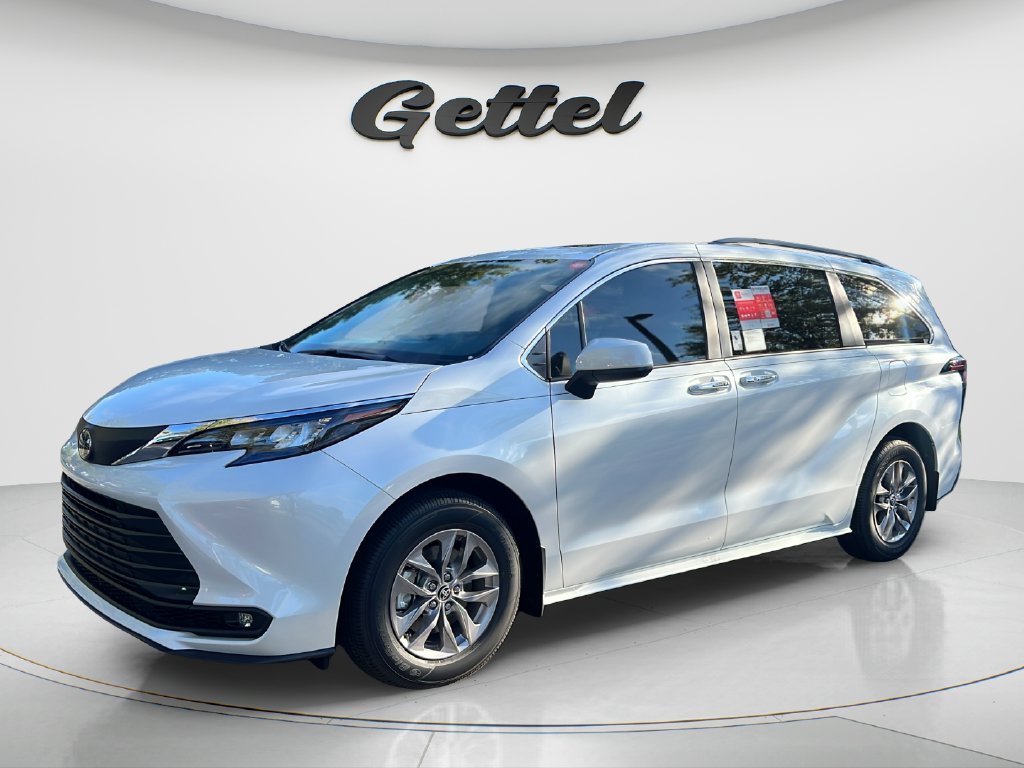 2026 Toyota Sienna  XLE