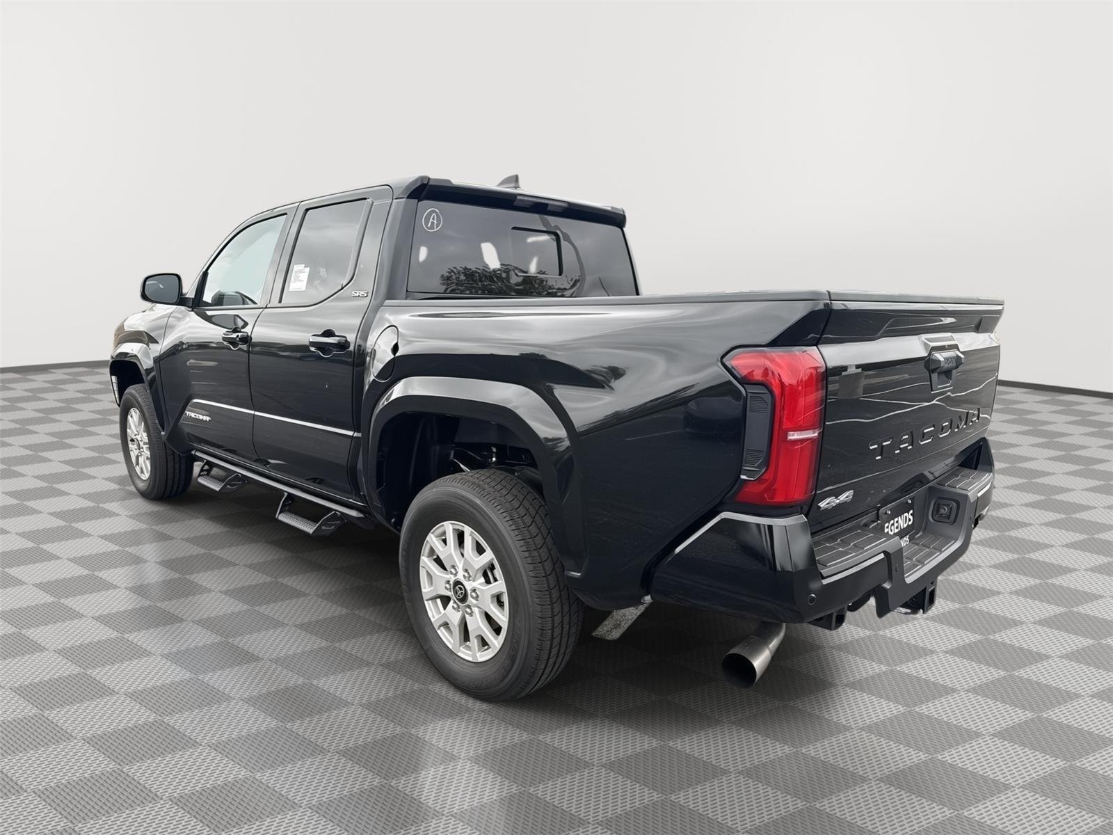2026 Toyota Tacoma SR5 - Photo 13