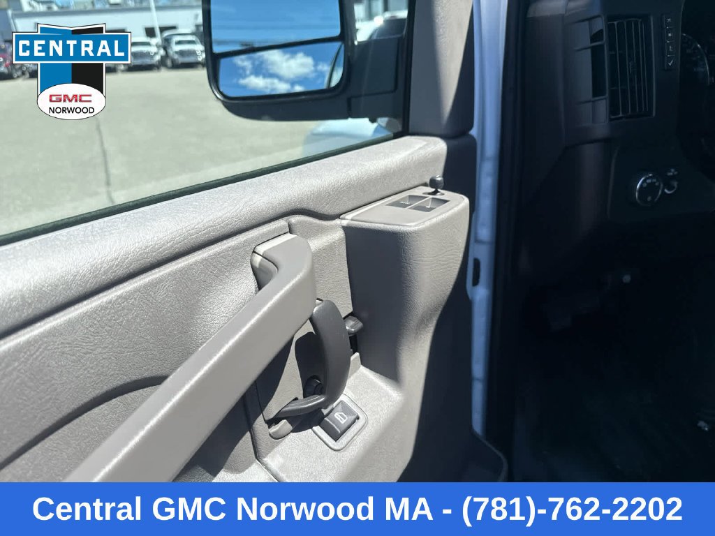 2026 GMC Savana Cargo Work Van - Photo 18