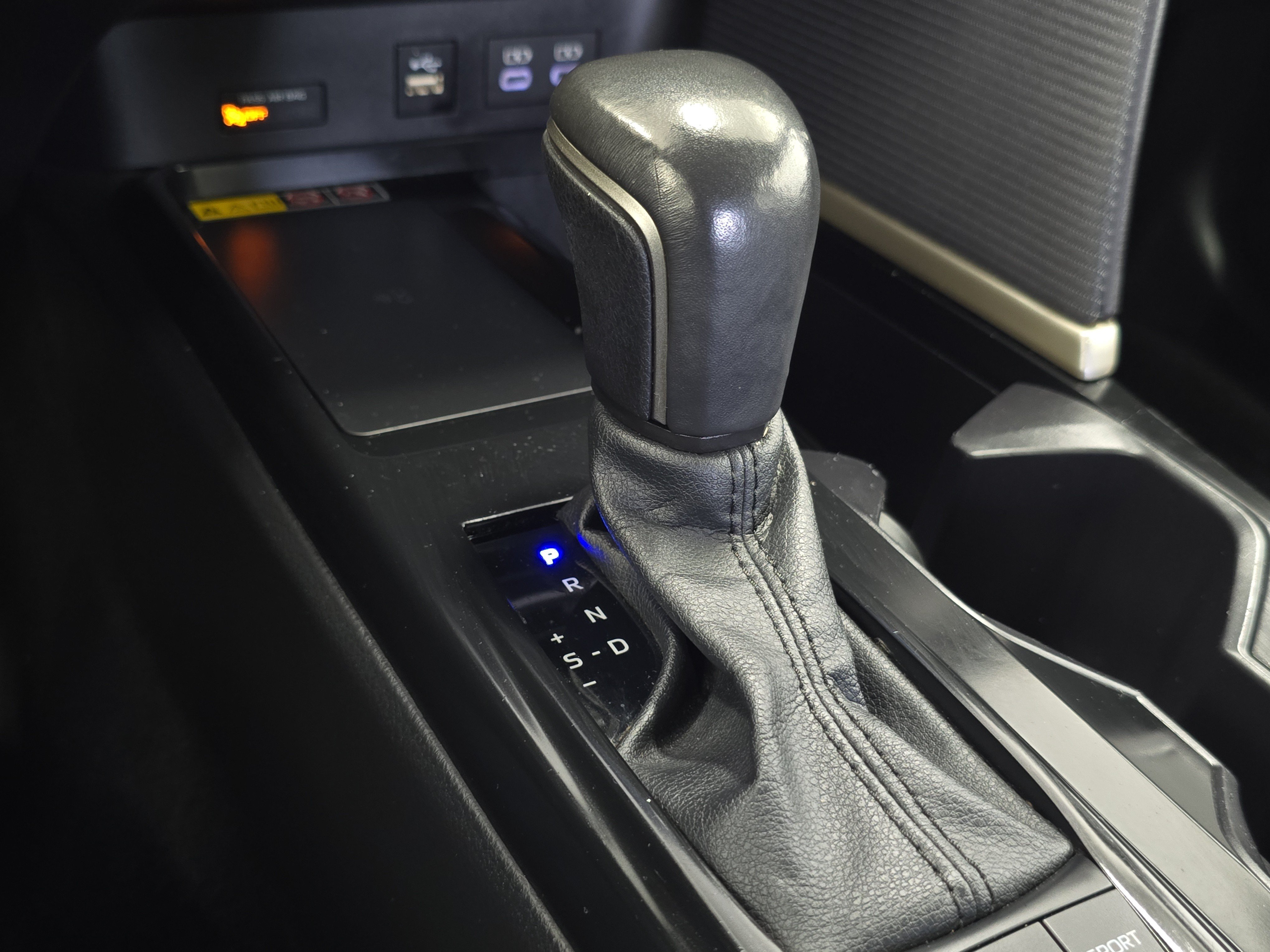 Used 2025 blue Toyota SE image 30