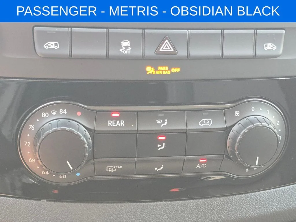 Used 2023  Mercedes-Benz Passenger image 27