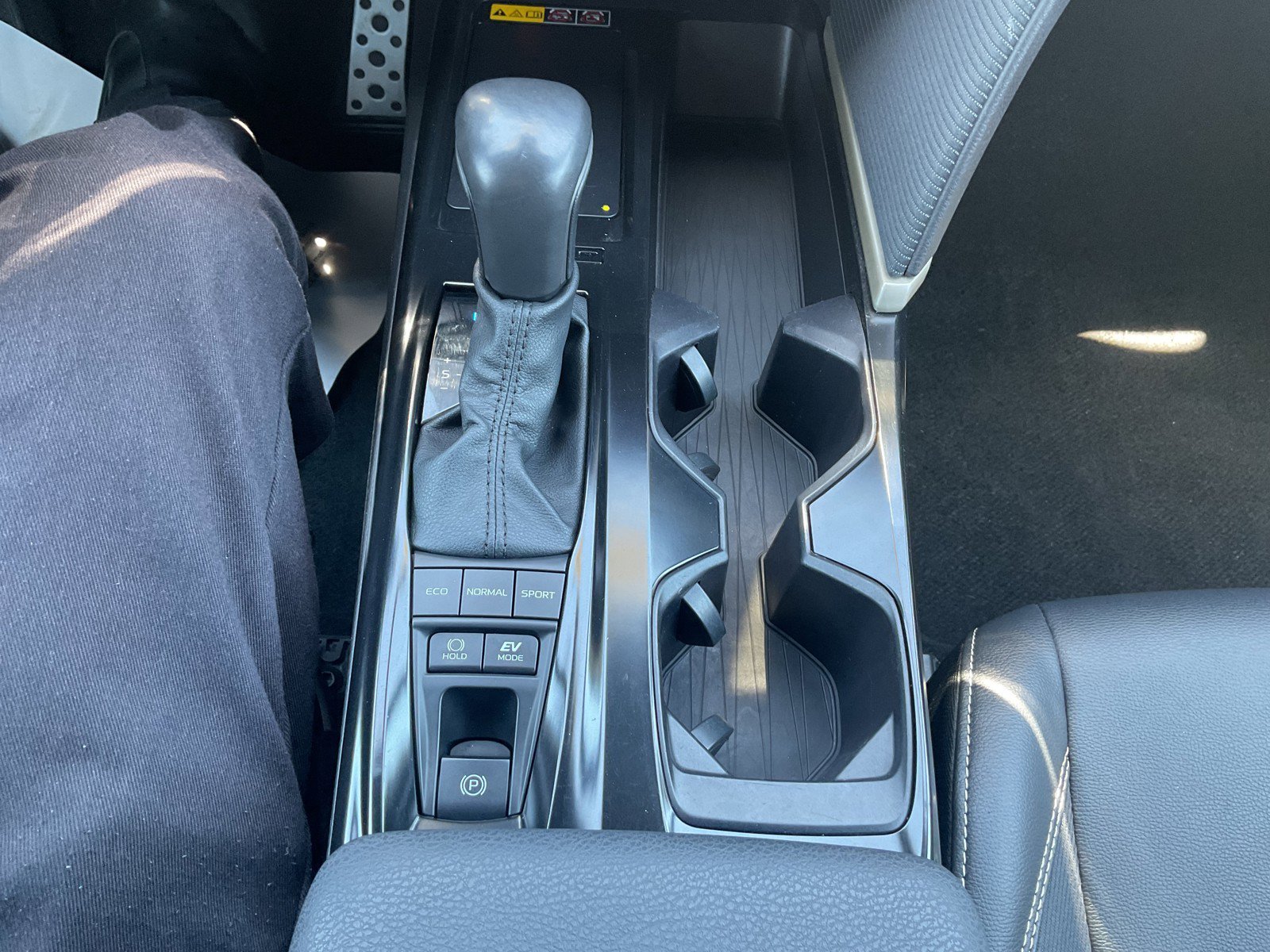 Certified Used 2025 Heavy Metal Toyota SE image 26