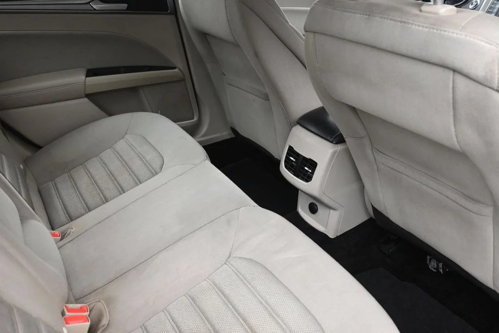 Used 2018 White Ford SE image 10