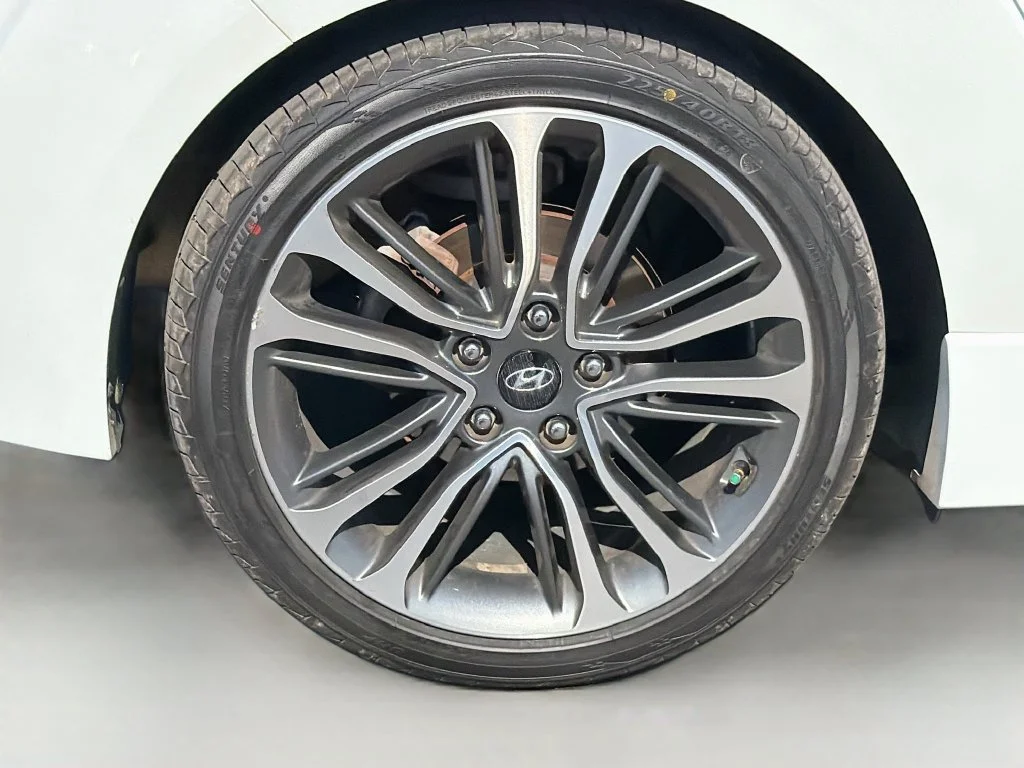 Used 2016 White Hyundai Turbo image 10