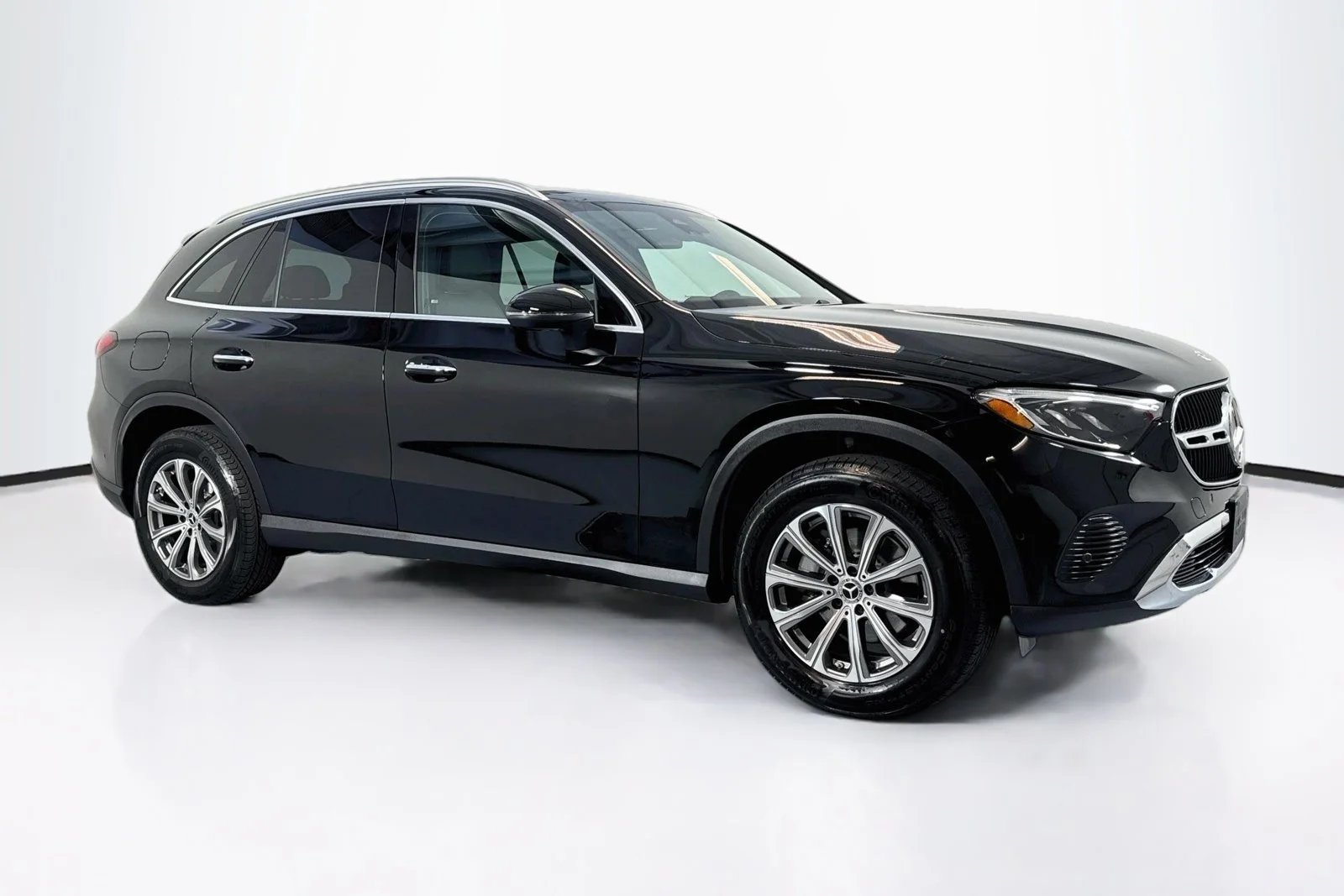 Used 2026 Black Mercedes-Benz GLC 300 image 3