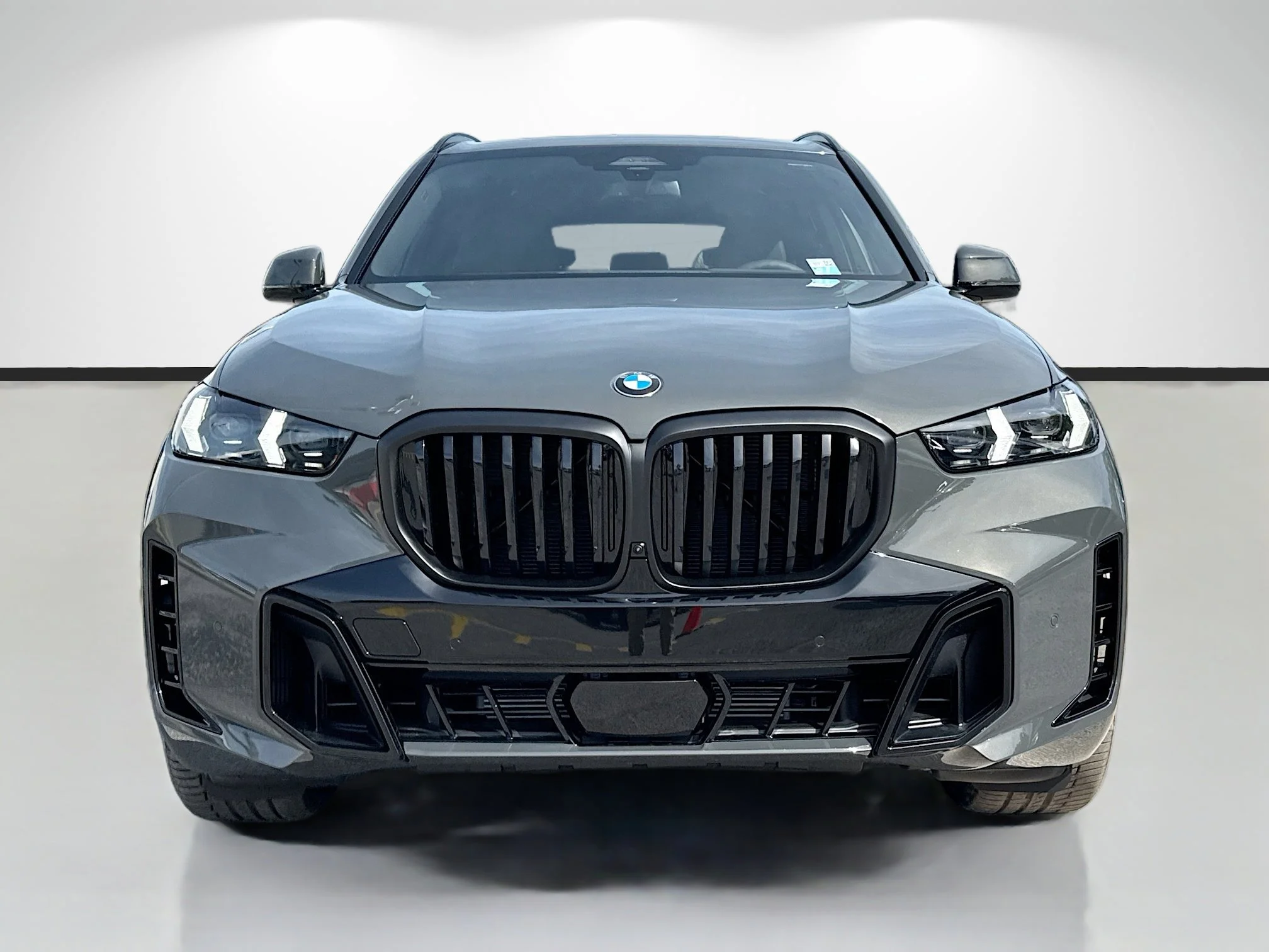 New 2026 Dravit Grey Metallic BMW sDrive40i image 8