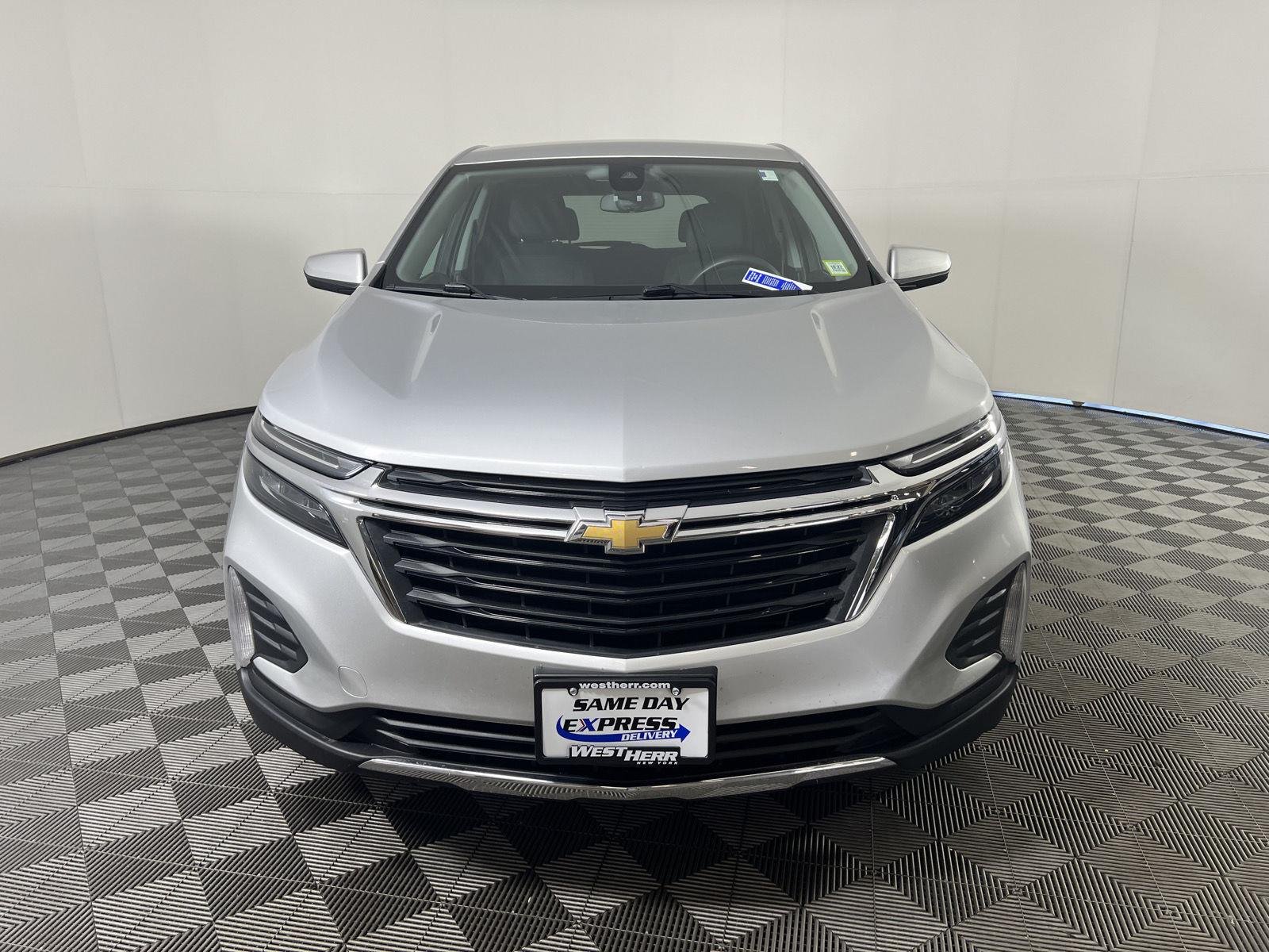 Used 2022 Silver Ice Metallic Chevrolet LT image 8