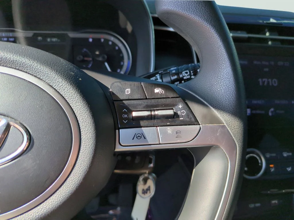 Used 2023 Silver Hyundai SE image 26