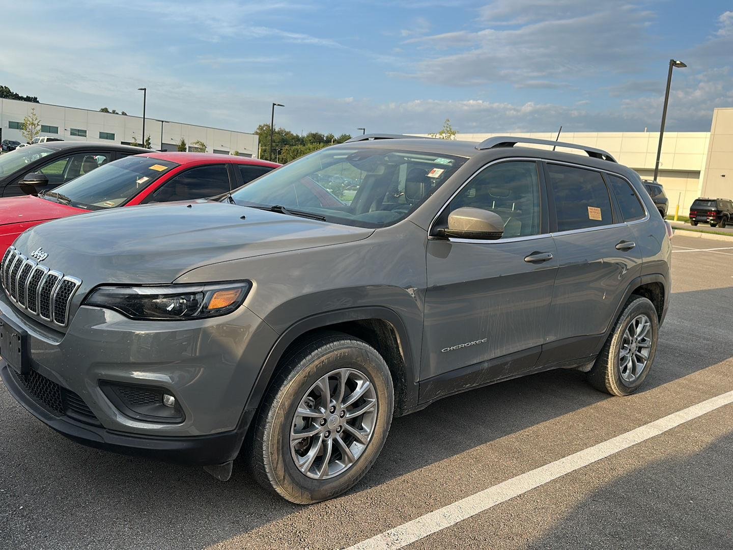 Used 2021 Sting-Gray Clearcoat Jeep Latitude Plus image 2