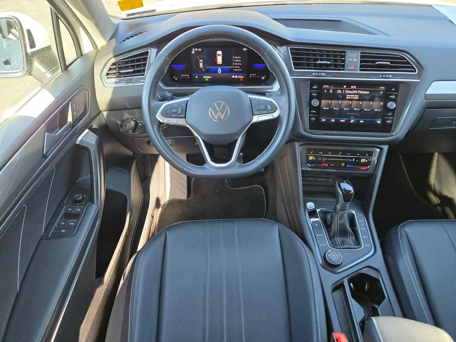 Used 2023  Volkswagen SE image 10