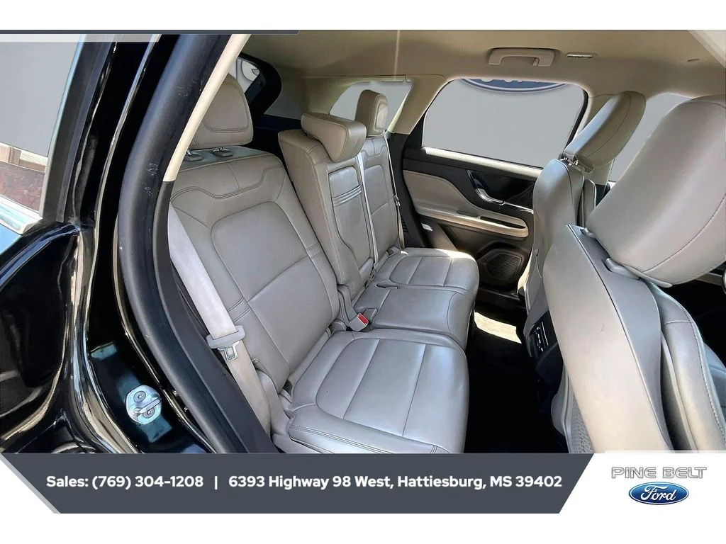 Used 2022 Infinite Black Metallic Clearcoat Lincoln Standard image 19