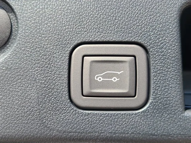 2027 Chevrolet Equinox RS - Photo 11