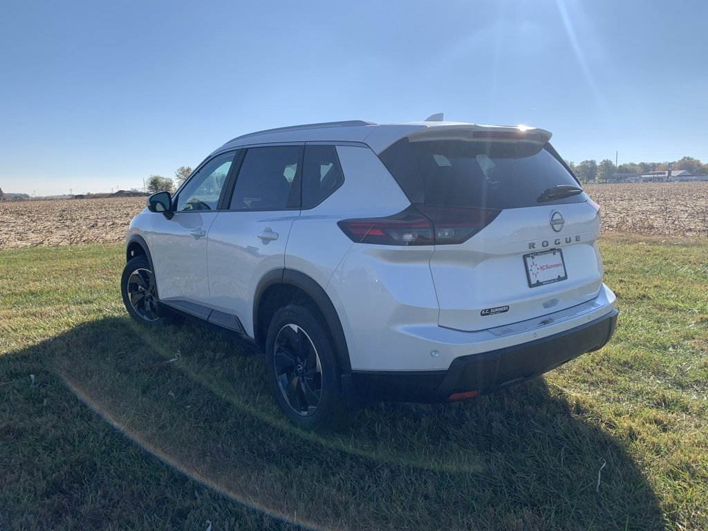 2026 Nissan Rogue SV photo 3