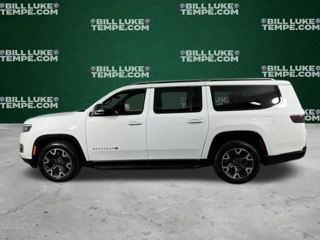 2023 Jeep Wagoneer L Series III - Photo 11