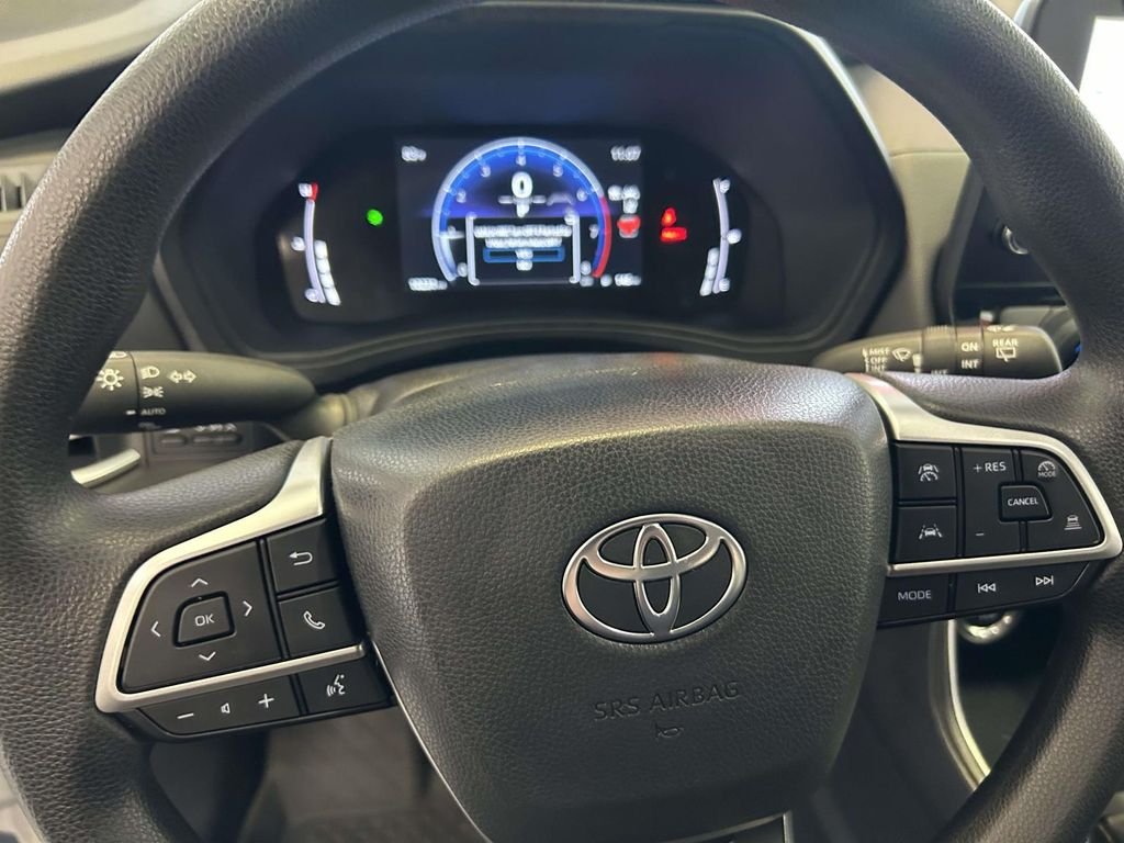 Certified Used 2025 White Toyota LE image 19