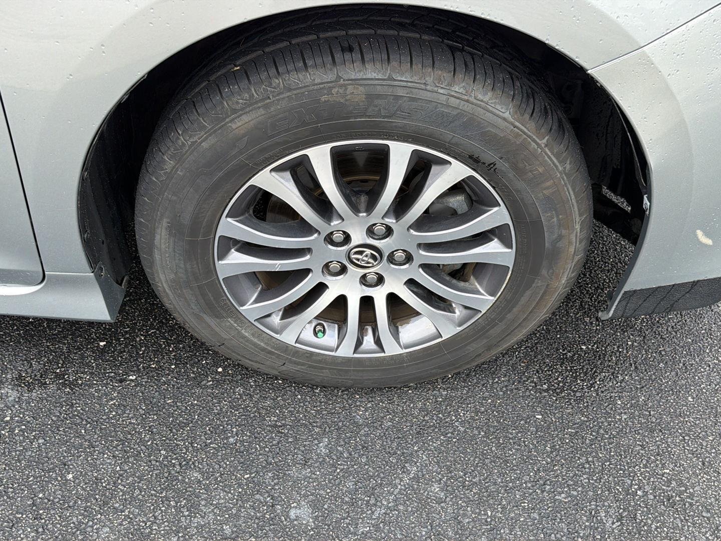Used 2019 Celestial Silver Metallic Toyota XLE Premium 8-Passenger image 38