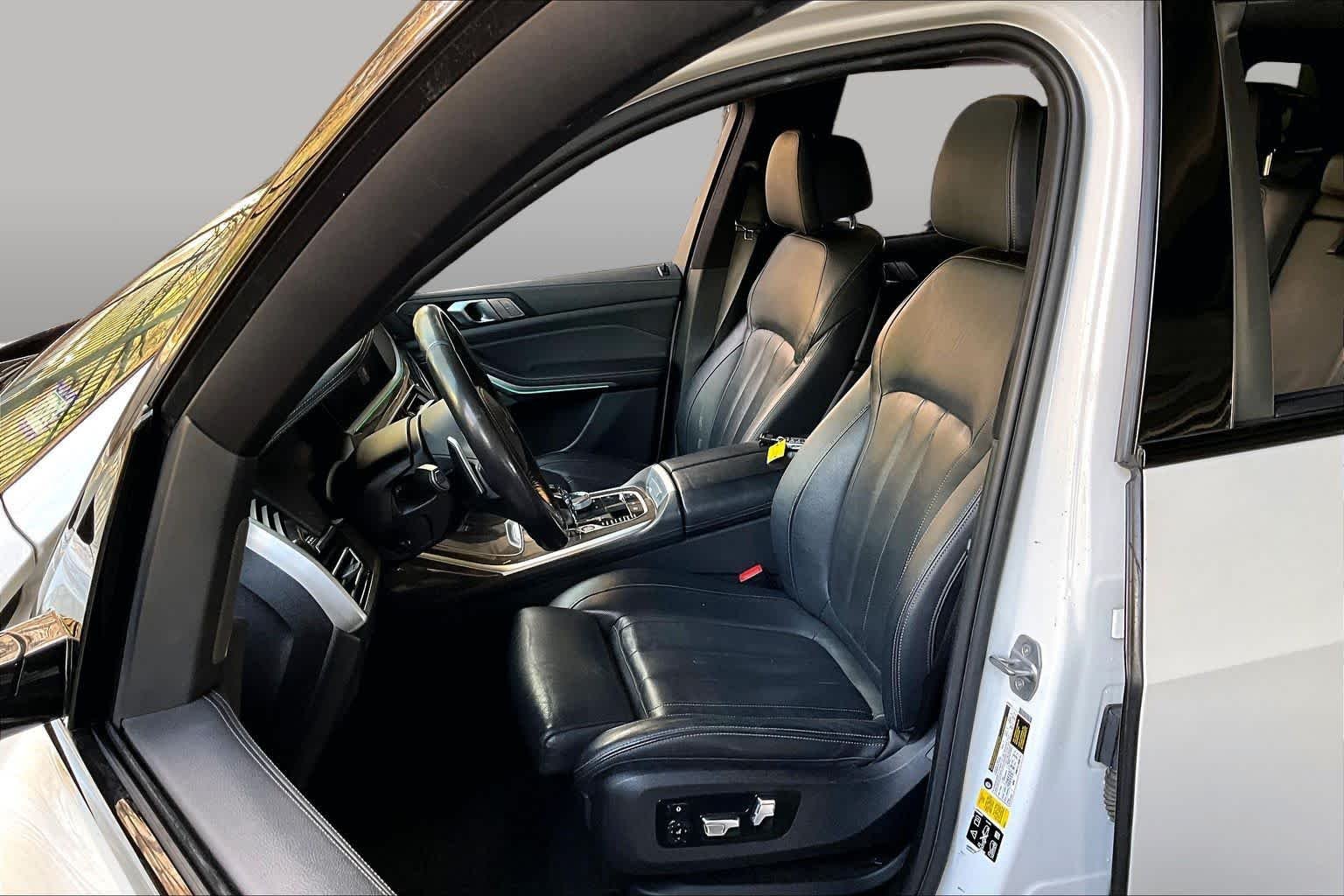 Used 2019 Mineral White Metallic BMW xDrive50i image 7
