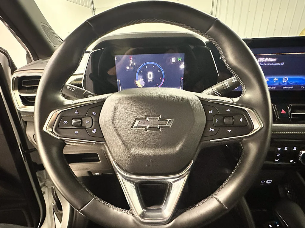 Used 2024 Summit White Chevrolet ACTIV image 35