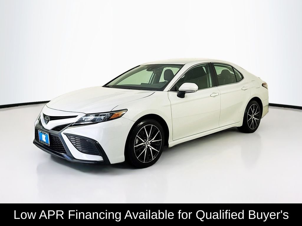 Used 2024 Ice Toyota SE image 3