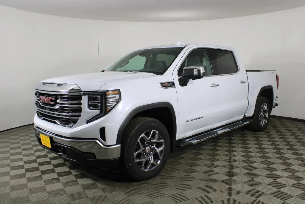 2026 GMC Sierra 1500 SLT - Photo 3