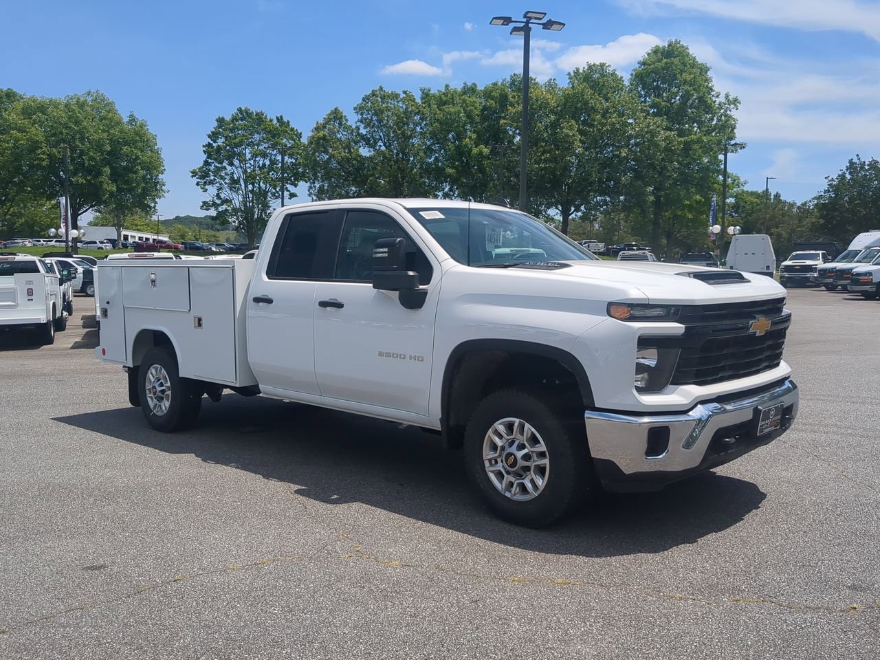 New 2026 Summit White Chevrolet WT image 2