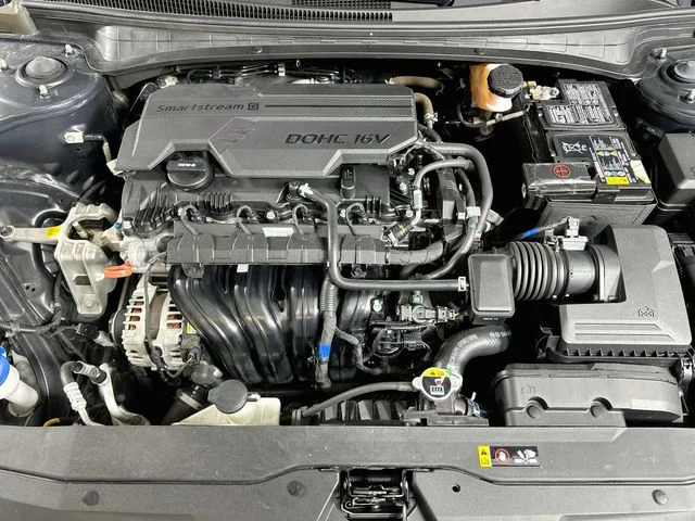 Certified Pre-Owned 2022 Hyundai Elantra SE