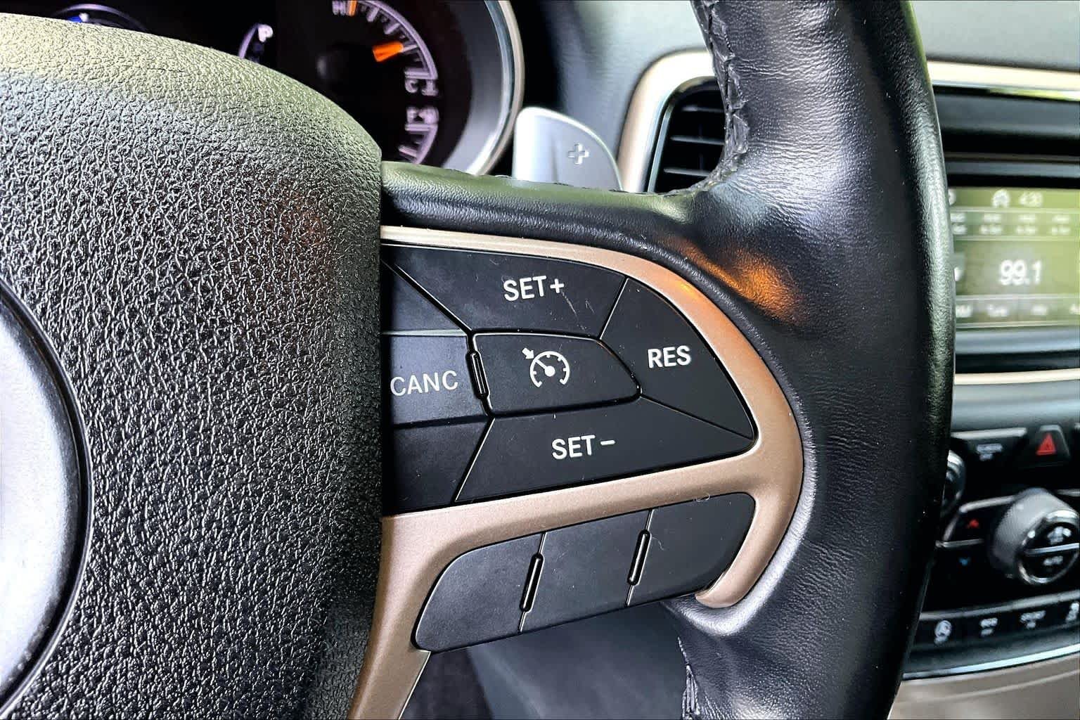 Used 2016 Maximum Steel Metallic Clearcoat Jeep Laredo image 23