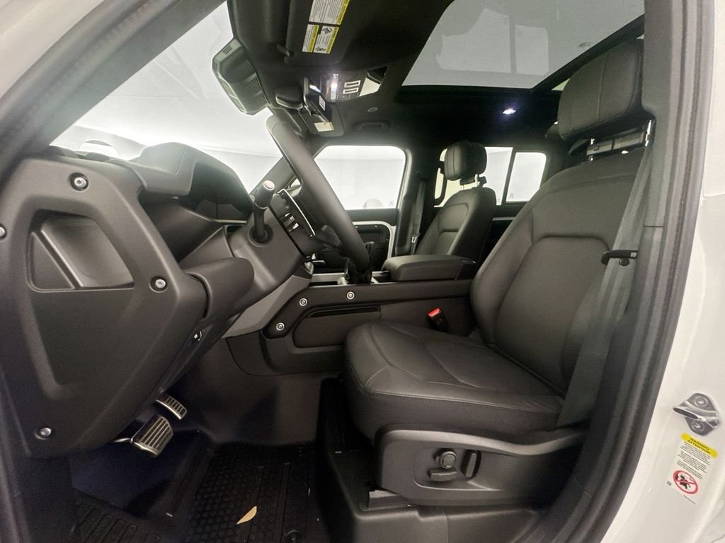 2026 Land Rover Defender V8 - Photo 19