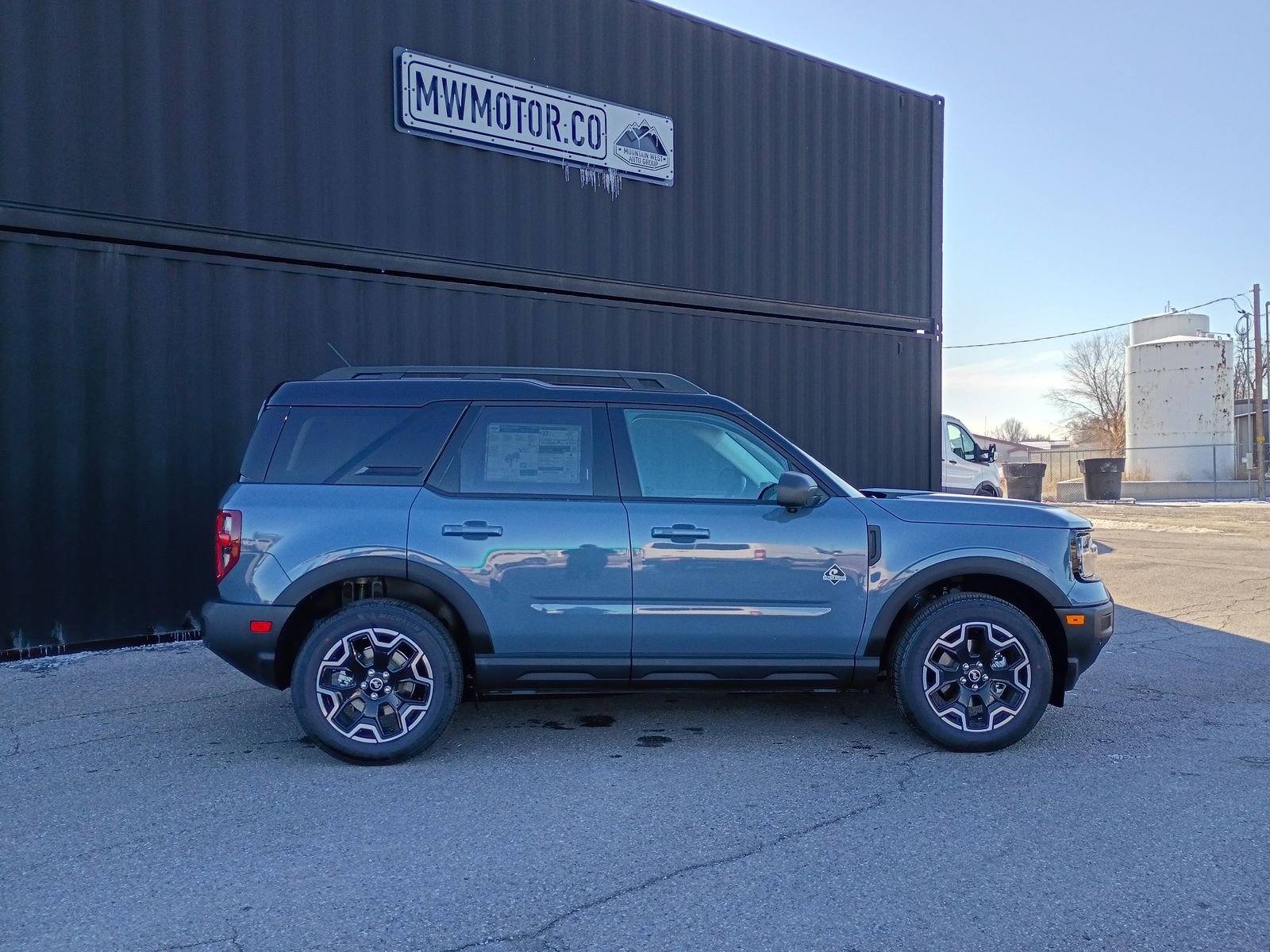 View vehicle photo 7