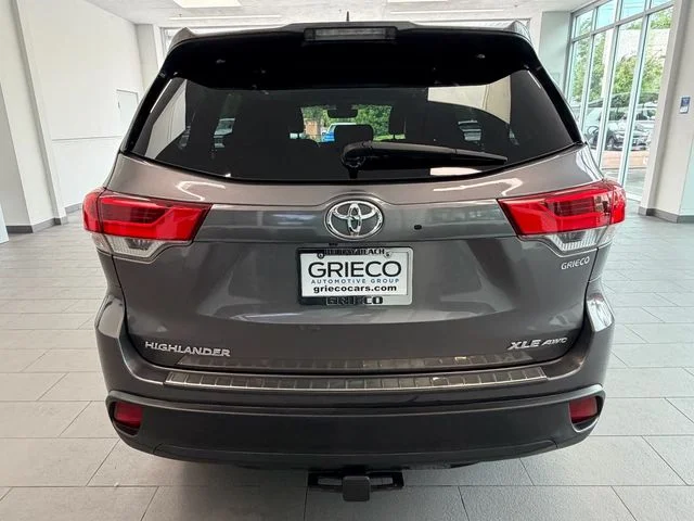 Certified Used 2017 Gray Toyota XLE image 9