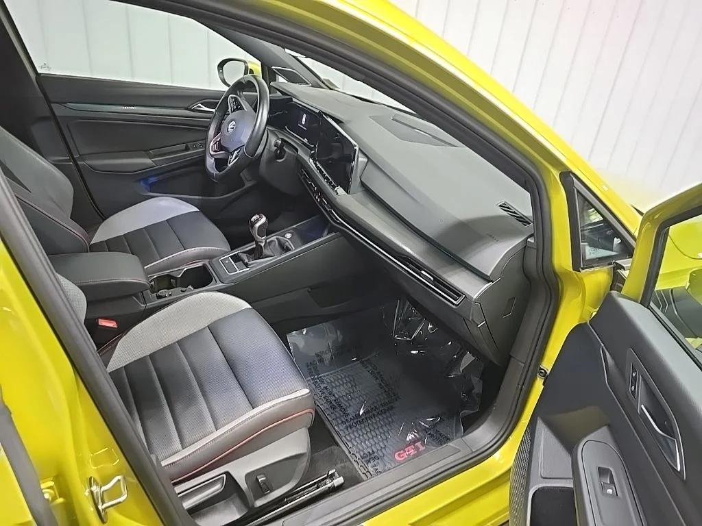 Used 2022 Yellow Volkswagen Autobahn image 16