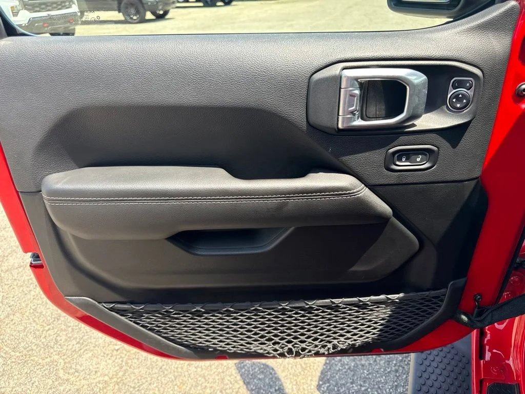 Used 2021 Red Jeep Unlimited Sahara image 24