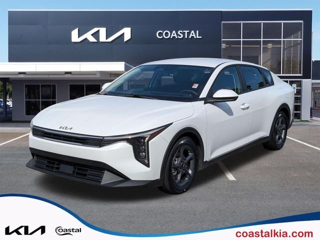 Certified Used 2025 White Kia LXS image 1